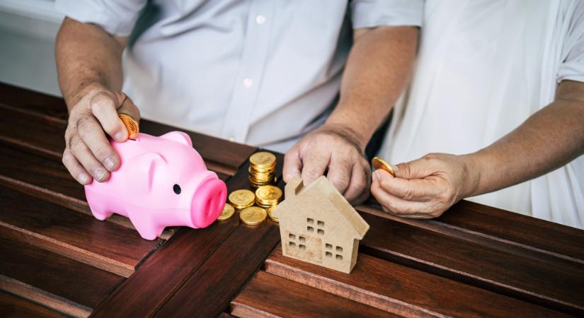 Elfogadta a parlament a 14. havi nyugdíjat – fokozatos bevezetés érkezik 2026-tól