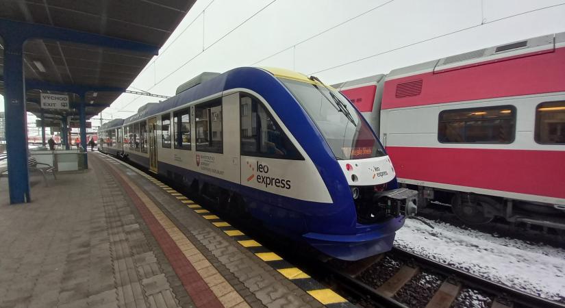 Kisiklott egy vonat a pozsonyi főpályaudvaron