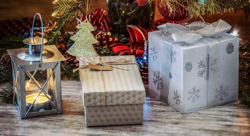 Érkeznek a karácsonyi csomagok