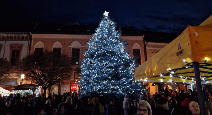 Ezért állnak sorba idén Észak-Komáromban: kipróbáltuk az óriáskereket! fotók, videó