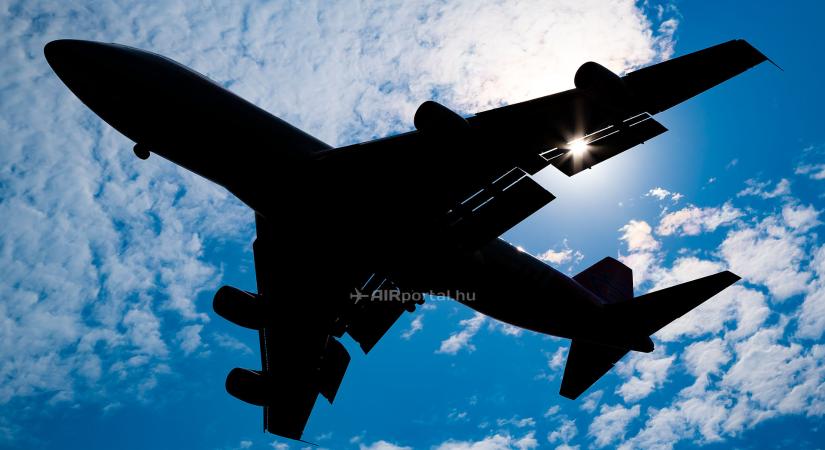 Az akkumulátorok és a jelzavarás kockázataira figyelmeztetnek a légitársaságok