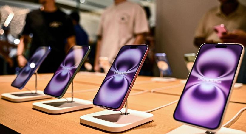 Ezek az okostelefonok az idei év slágerei: cukorkaként kapkodják el őket