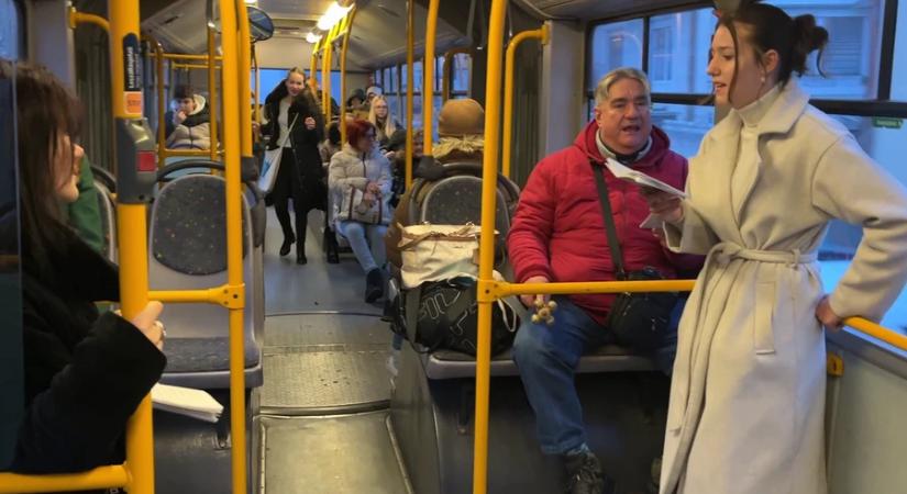 Karácsonyi dallamok a kanizsai buszokon – több mint 15 éve tart a különleges adventi hagyomány