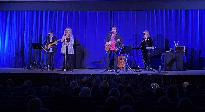 Slágerek és Nosztalgia egy este – Neoton Família koncert Dunaújvárosban (videóval, galériával)
