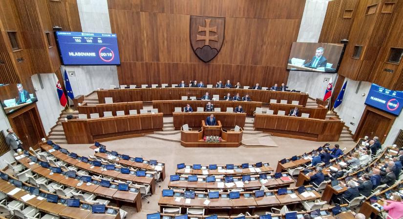 Ismét elhalasztották a miniszterek leváltásáról szóló rendkívüli üléseket