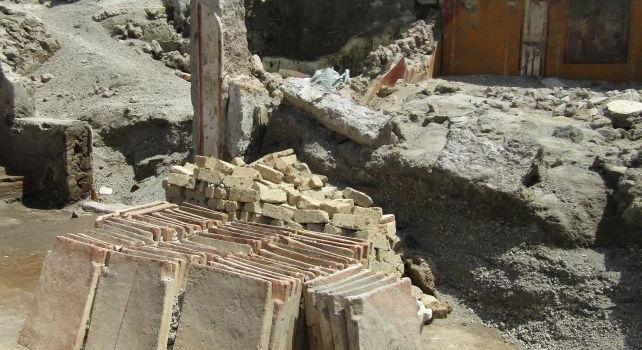 Megfejtették az ókori római beton titkát – öngyógyító