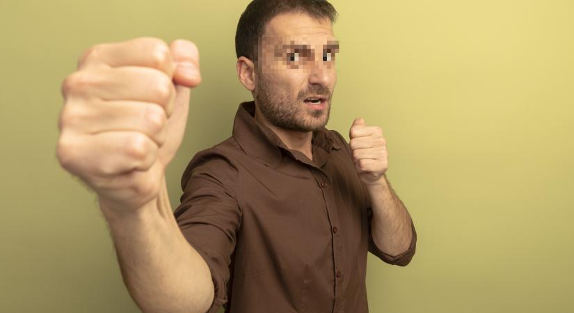 Többször megütötte ismerősét Mezőkövesden