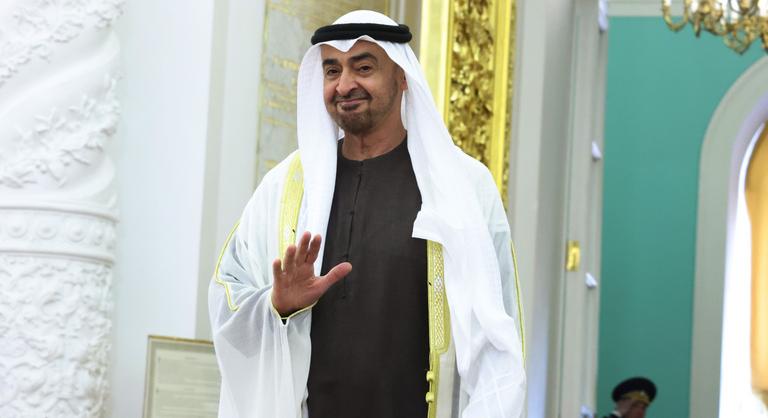 Felajánlás a világ rászorulóiért: az Emirátusok jelentős támogatással segíti az ENSZ-t