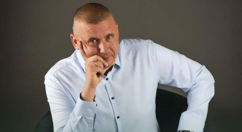 Hivatalos: eljárás indult Ruszin-Szendi Romulusz ellen a fegyverbotránya miatt