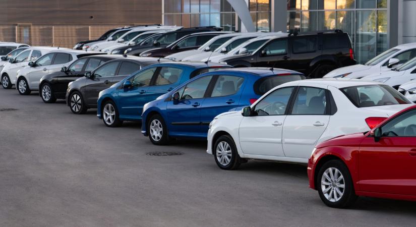 Tömegek keresnek most ilyen autókat használtan: nagyon lement az áruk, most érdemes lépni?