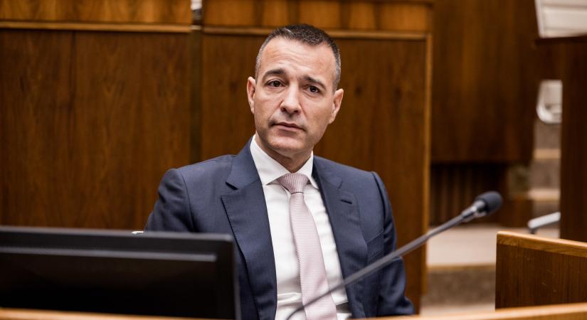 Változás az oktatásban: így zajlik majd az új tankönyvek beszerzése