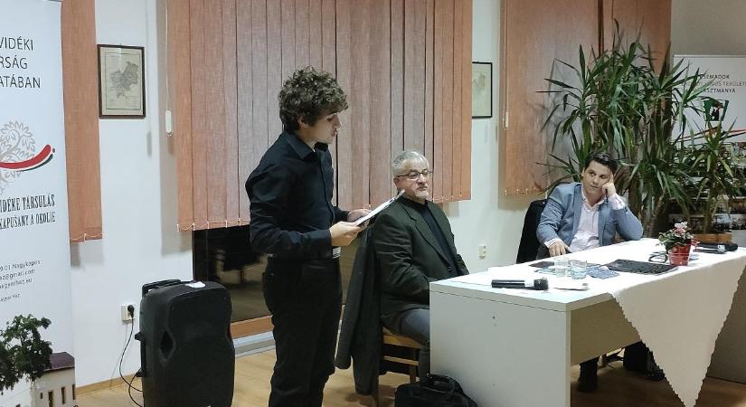 Felpezsdülő irodalmi élet Nagykaposon