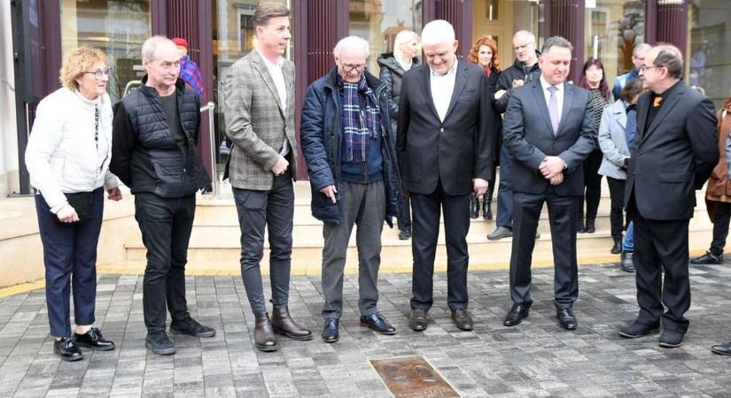 „Távoztával mindenki kevesebb lett” – így búcsúzik Balázs Pétertől a Szigligeti igazgatója