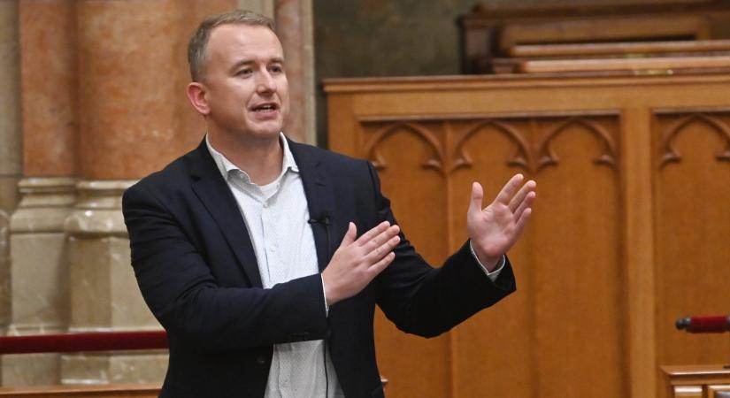 Rendkívüli ülésnapot kezdeményez a DK a Szőlő utcai botrány miatt