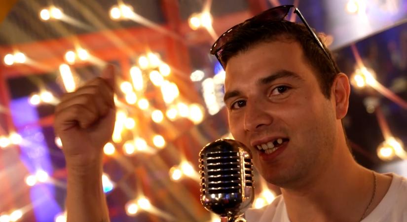 Kökény Attilához és Caramelhez hasonlítják – énektanárra sincs szüksége a fiatal énekesnek