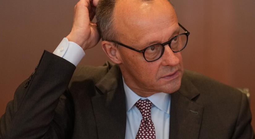 Házkutatással zaklatják a német kancellárt kritizáló kommentelőket