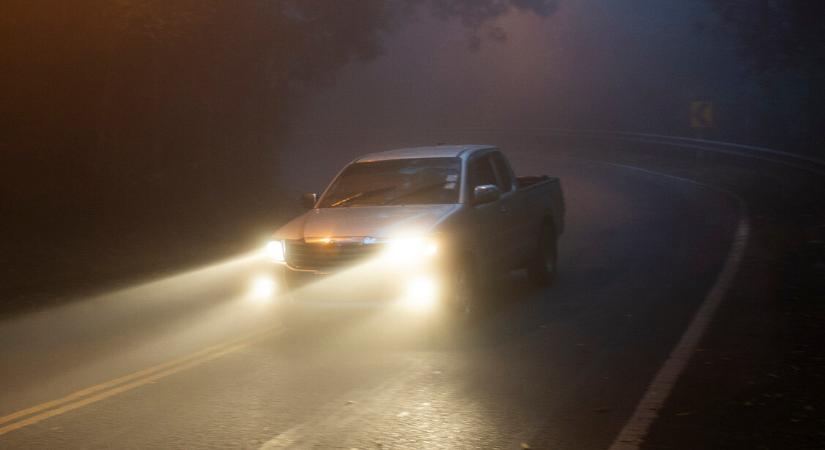 "Óvatosan az utakon!" – Fokozott veszélyre figyelmeztetnek a mentők