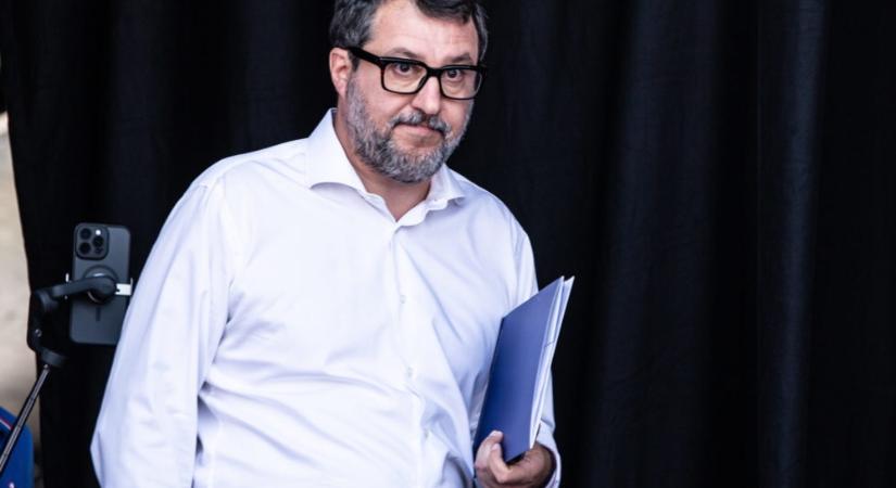 Salvini: Nem szabad elvenni pénzt az olasz egészségügytől egy vesztes háború miatt