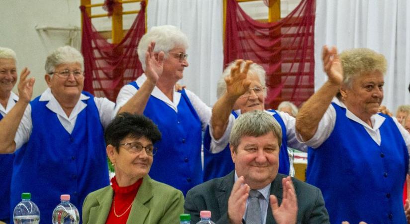 Megszavazták, jön a nyugdíjas Kánaán – legalábbis a kampány szintjén