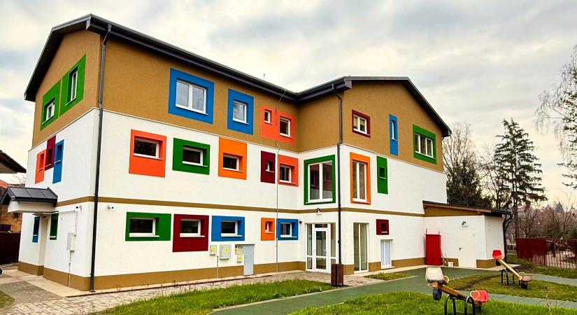 Átadták a felújított Micimackó Óvoda épületét Csíkszeredában