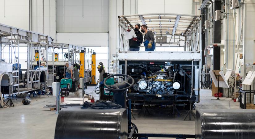 Kiszivárgott EIB-jelentés: tetemes versenyhátrányokat nyög a magyar vállalati szféra