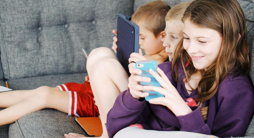 Bezárultak a közösségi platformok a kiskorúak számára Ausztráliában