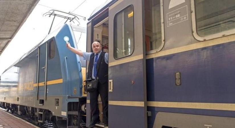 15 százalékos kedvezményt kaphatnak péntektől a közösségi közlekedés utasai