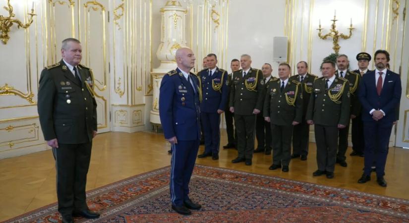 A szlovák hadsereg két tábornoka is nyugdíjba vonul
