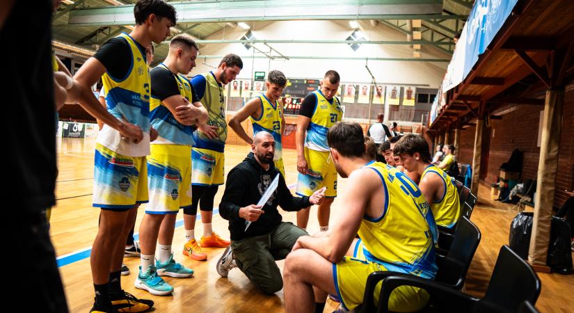 Pénteken a listavezetőt fogadja a Kosársuli