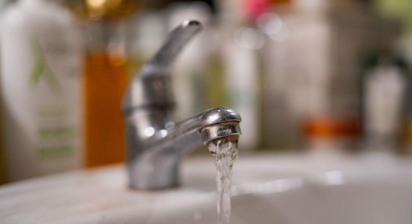 Üveglábakon áll a hazai vízvezeték-hálózat - óriási károkat okoz az elfolyó veszteségvíz