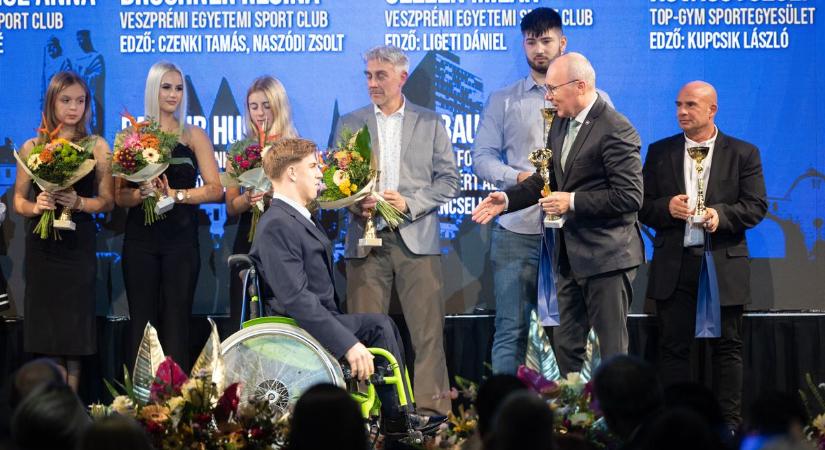 A legjobbakat díjazták Veszprémben (videó)