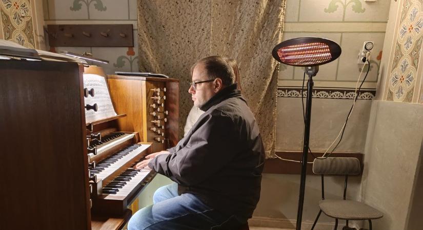 A Szűzanyához szóló orgonaművek – Soós János orgonaművész adott adventi koncertet a vépi templomban