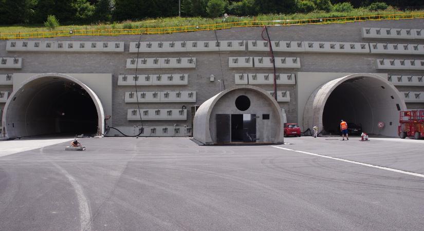 December 22-én adják át a D1-es autópálya felsővisnyói alagútját