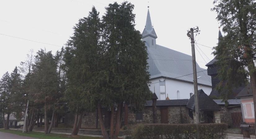 Jótékonysági gyűjtés a viski templom javára