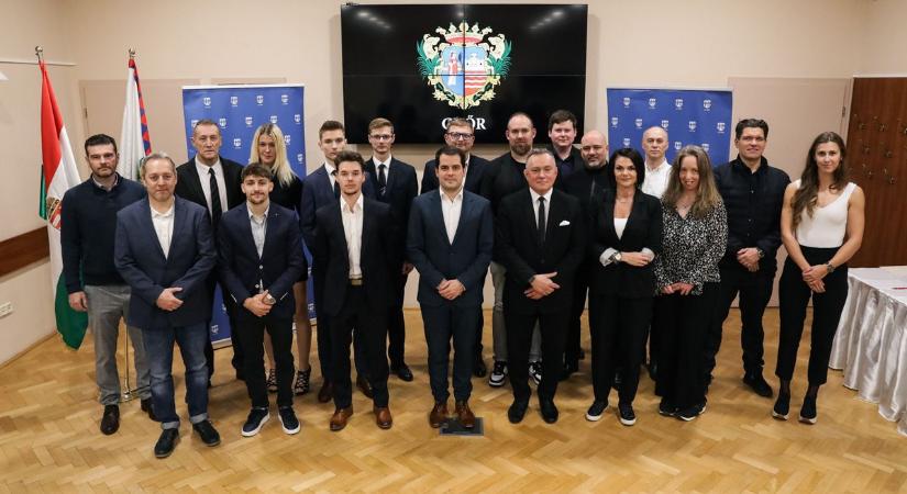 Eredményes sportolókat köszöntöttek