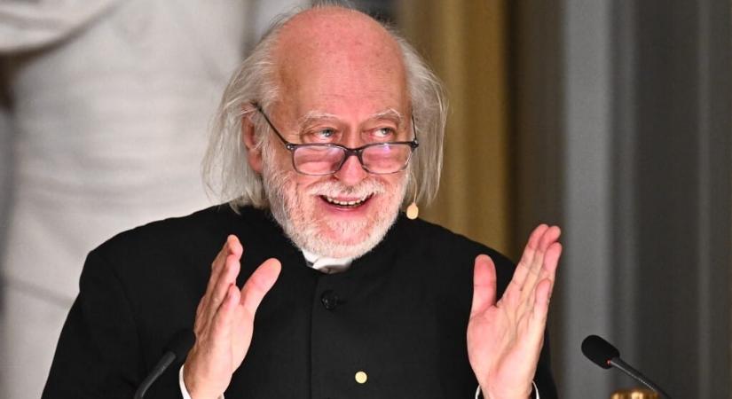 „Senki nem menekülhet a terror elől” – Krasznahorkai László átvette a Nobel-díjat