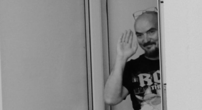 Gyászba borult a tatabányai könyvtár, elhunyt szeretett munkatársuk