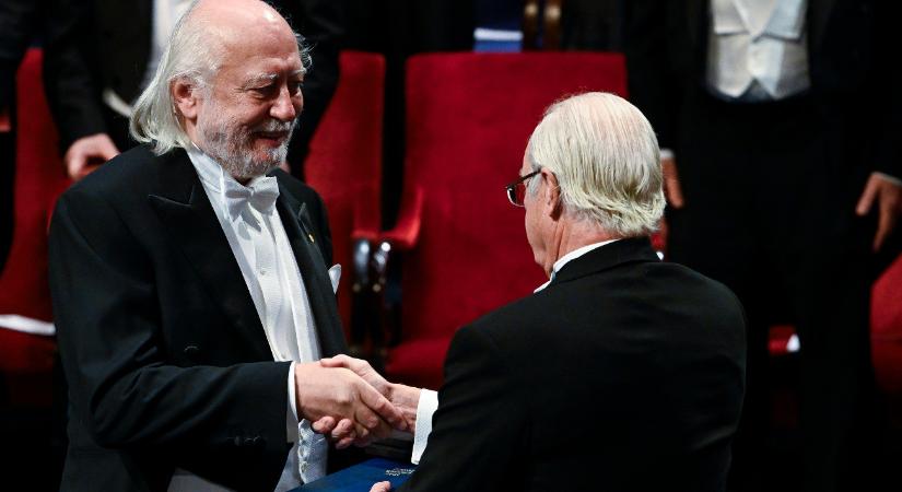 Átvette a Nobel-díjat Krasznahorkai László