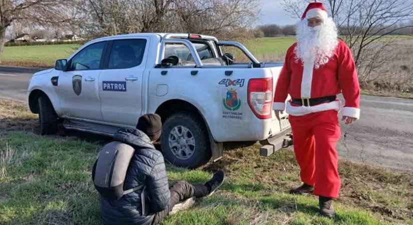Dúró Dóra: Migránst fogott a Mikulás, és ez nem valami tréfás mese