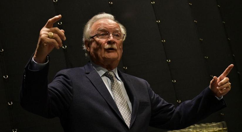 Balázs Péter gondolatai a szeretetről és színházról ma is érvényesek