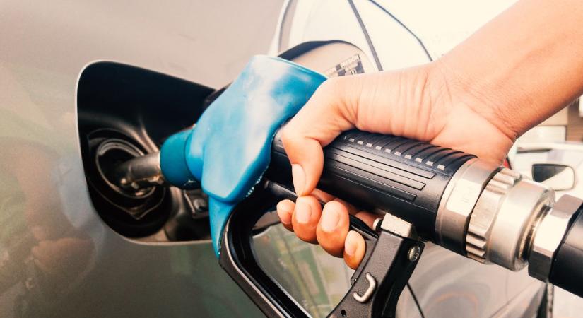 Csütörtökön újabb árcsökkenés jön a kutakon – mindkét üzemanyag olcsóbb lesz