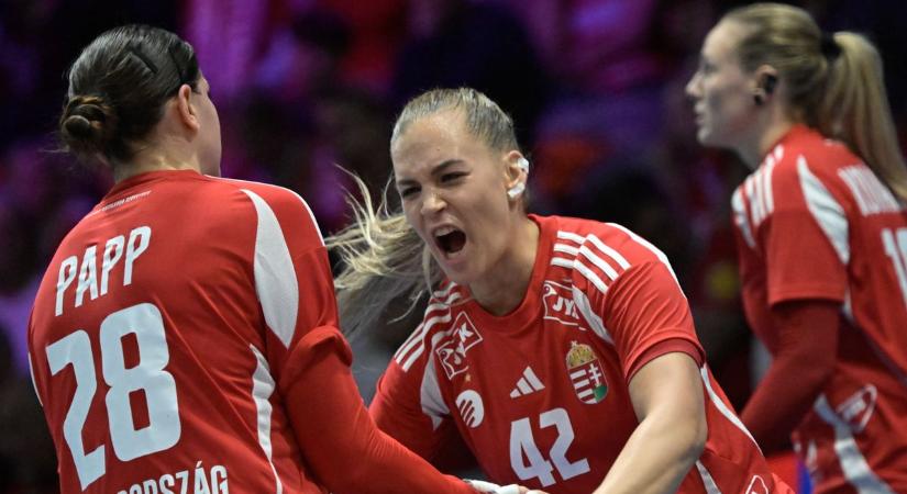 Királyi fogadtatásban részesült a magyar válogatott Rotterdamban – Hollandia–Magyarország – élő