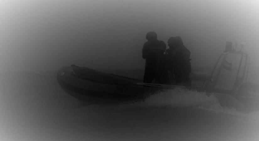 Mentés a ködben: eltévedt horgászokat találtak a Balatonon