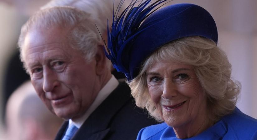 Kiderült, ezért nem karácsonyoznak a királyi családdal Kamilla királyné gyerekei