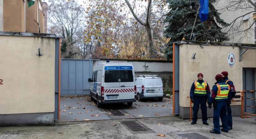 Bébiszitterek lesznek a rendőrök a javítóintézetekben, csak hogy ne a gyerekvédelem kínzó kérdéseiről legyen szó