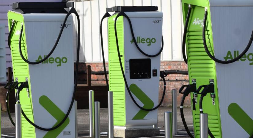 Közösen épít gyors autótöltő hálózatot a Hofer és az Allego Szlovéniában