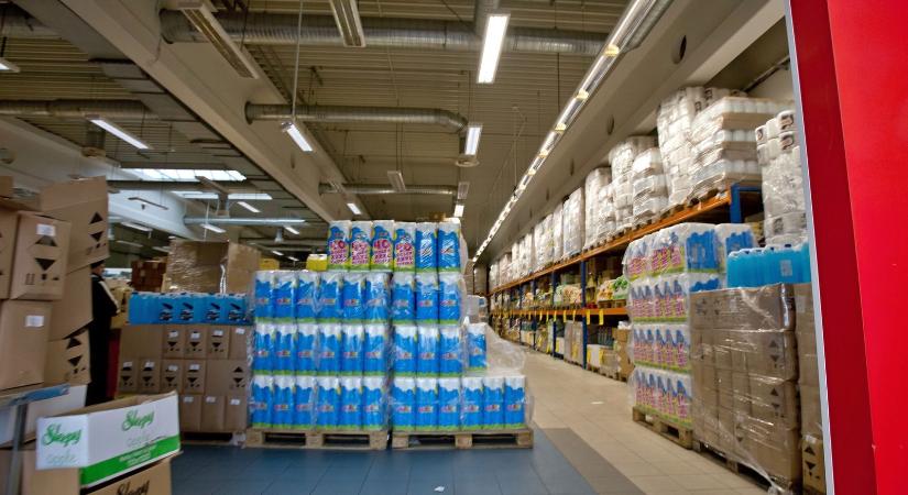 Újabb megdöbbentő videó került elő az orosz szupermarket gigaolcsó termékeiről, valami nagyon furcsa