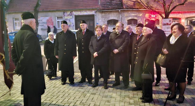 Kettős évfordulót ünnepeltek Szent Borbála szobránál