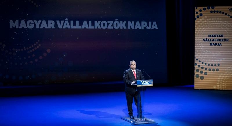 Orbán Viktor: Magyarország jövője a dolgozó, alkotó emberek kezében van