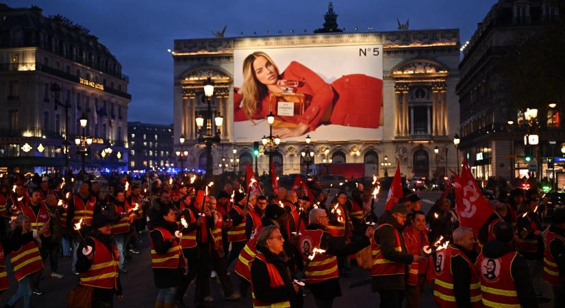 A felső 0,001 százalék, mindössze hatvanezer ember háromszor olyan gazdag, mint a világ szegényebbik fele